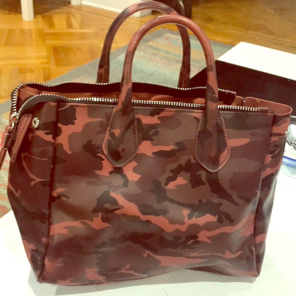 Gum By Gianni Chiarini